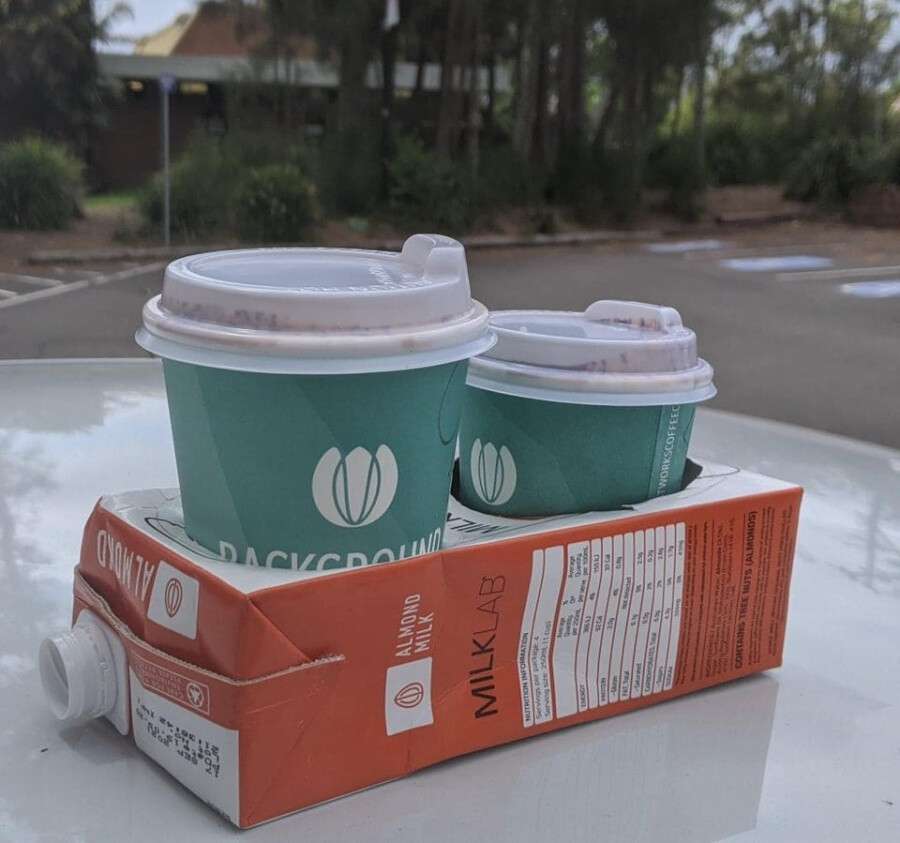 подставка под кофе из коробки молока