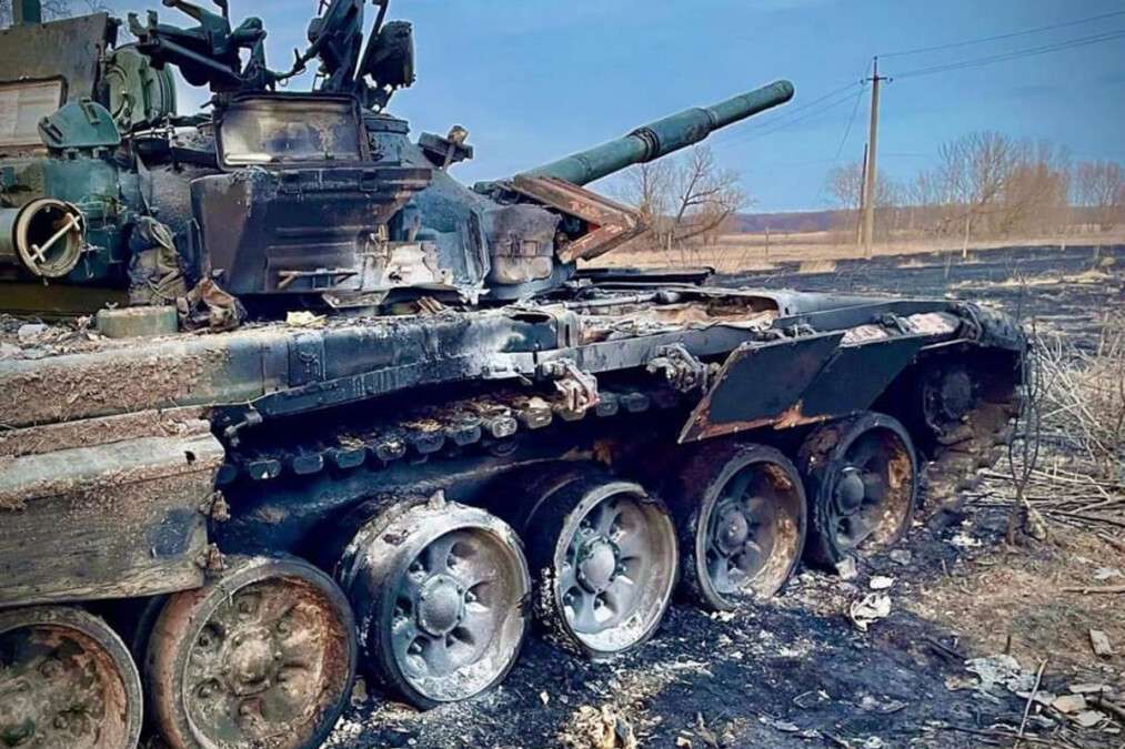 Сгоревший танк
