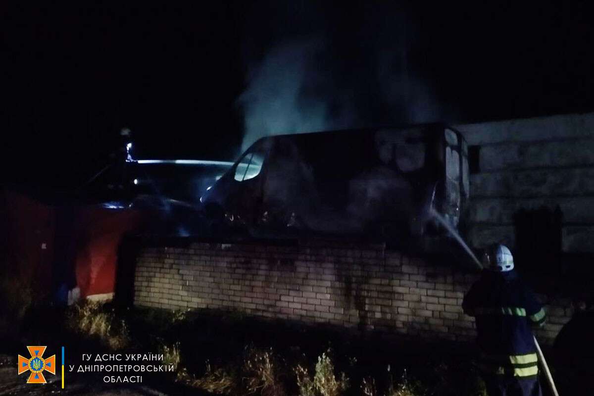 В Днепре на Тополиной сгорел грузовик