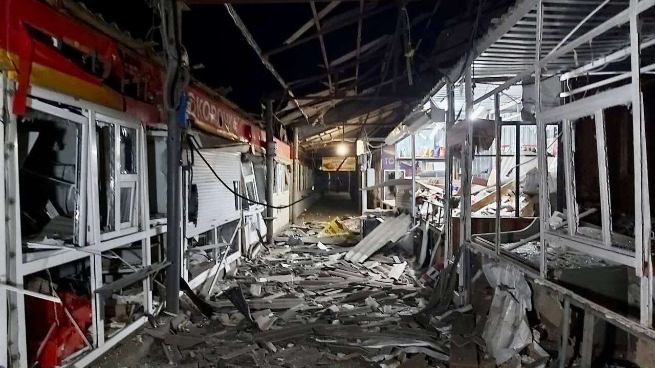 Рынок в Никополе после обстрела