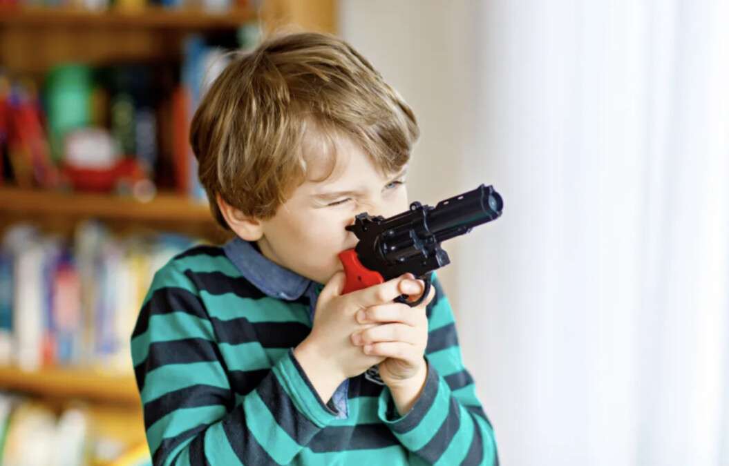 Ребенок с оружием