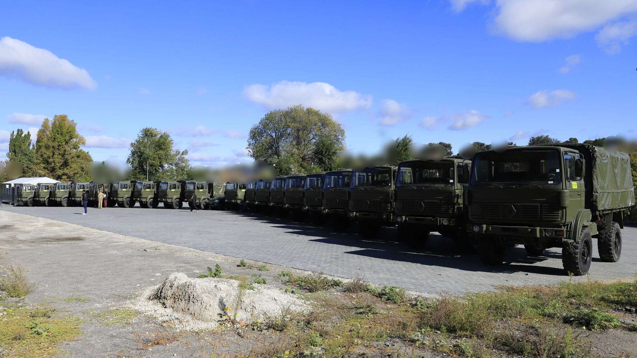 грузовики военным