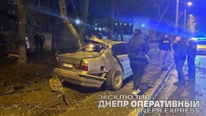 BMW влетел в дерево