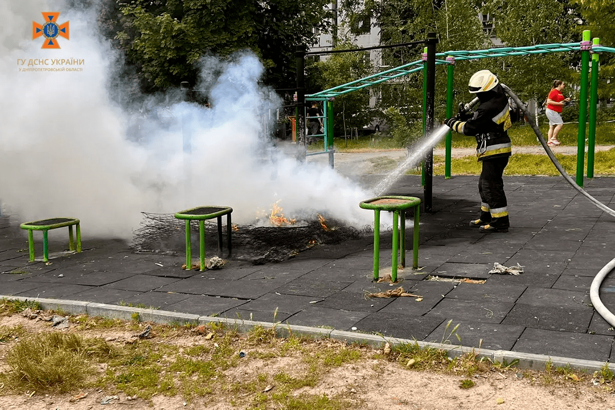 пожар на детской площадке