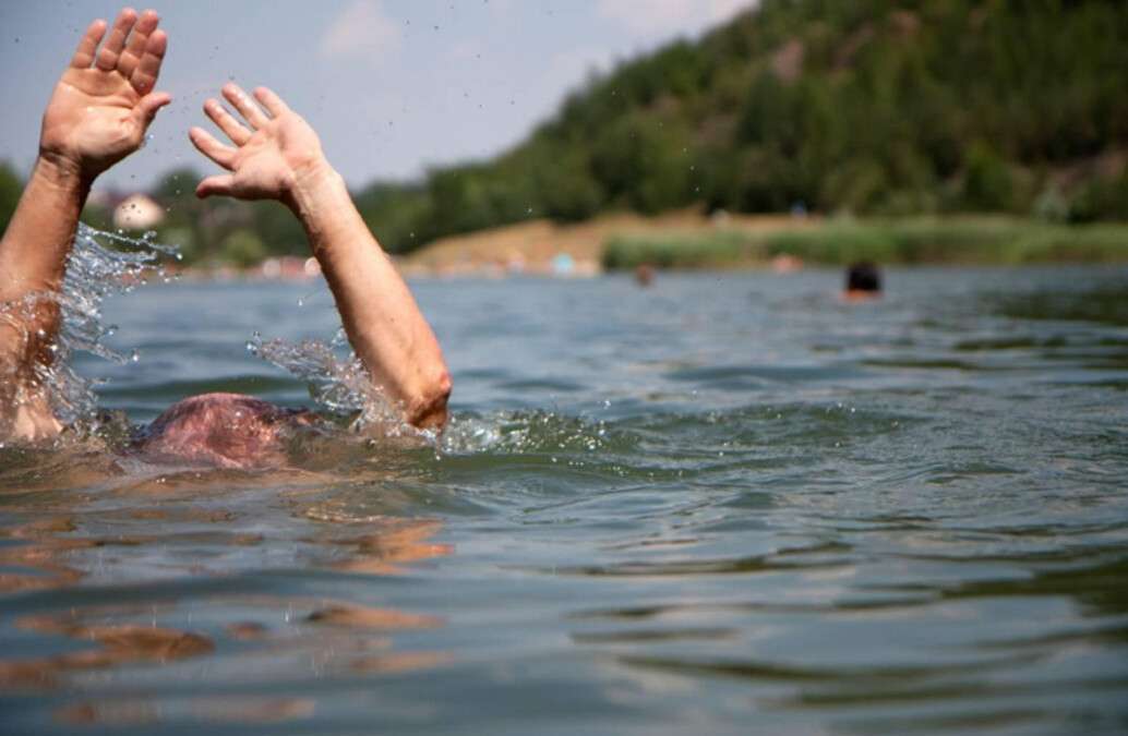 У Кривому Розі знайшли тіло чоловіка, який потонув кілька днів тому
У Кривому Розі знайшли тіло 30-річного чоловіка, який зник під водою під час відпочинку на водоймі 16 серпня. Про це…