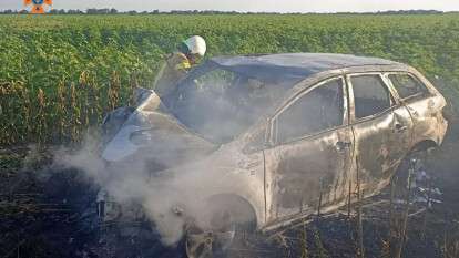 Згорів автомобіль у Дніпровському районі