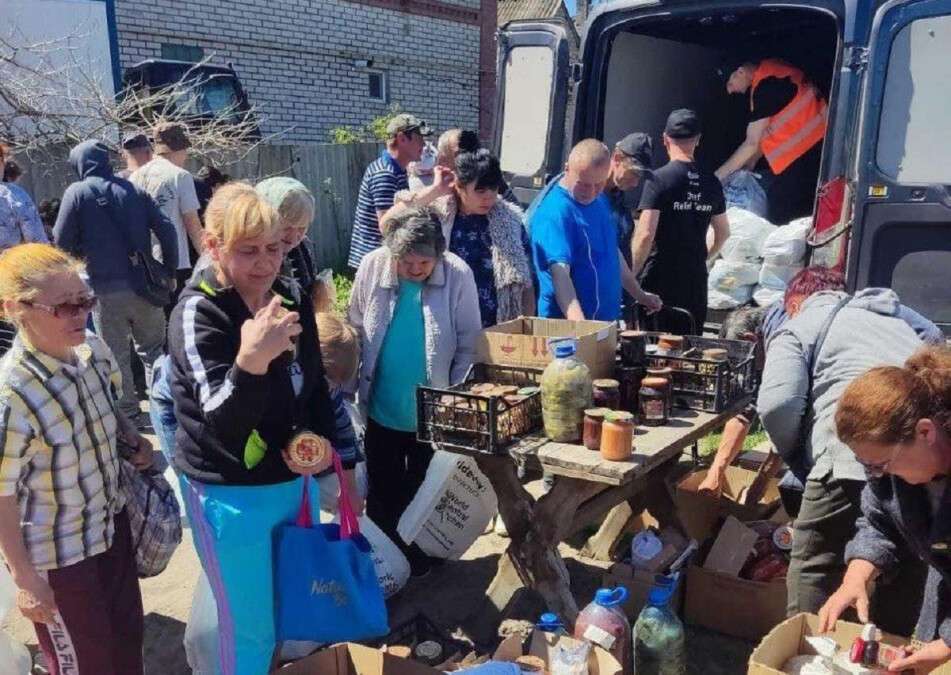 Выдача гуманитарной помощи