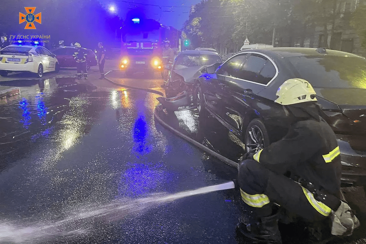 Авария на Сичеславской Набережной в Днепре