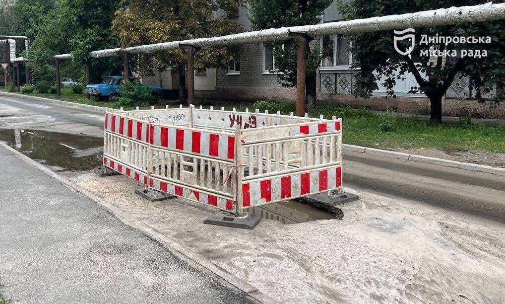 Порывы на водопроводе в Слобожанском