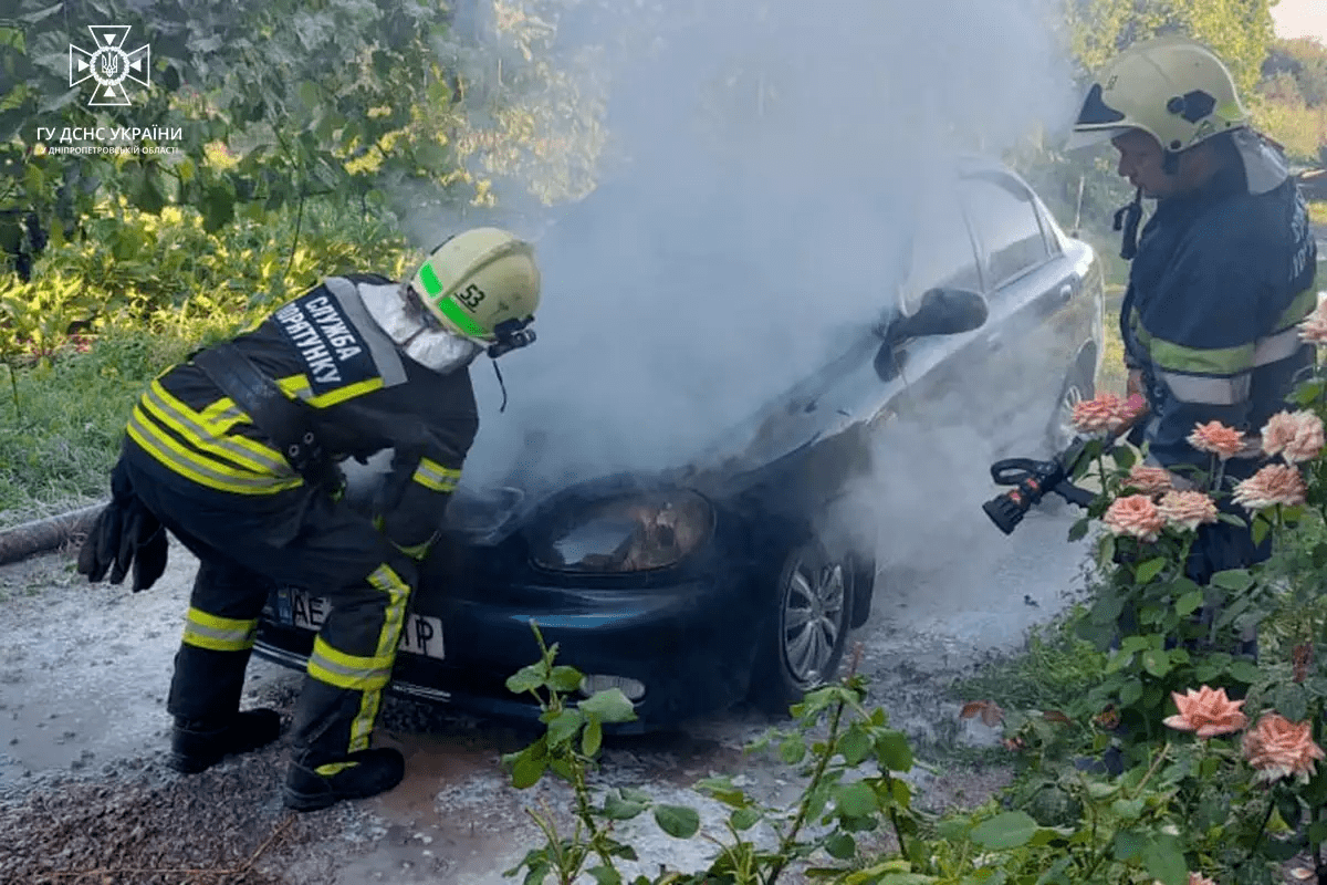 Горів автомобіль