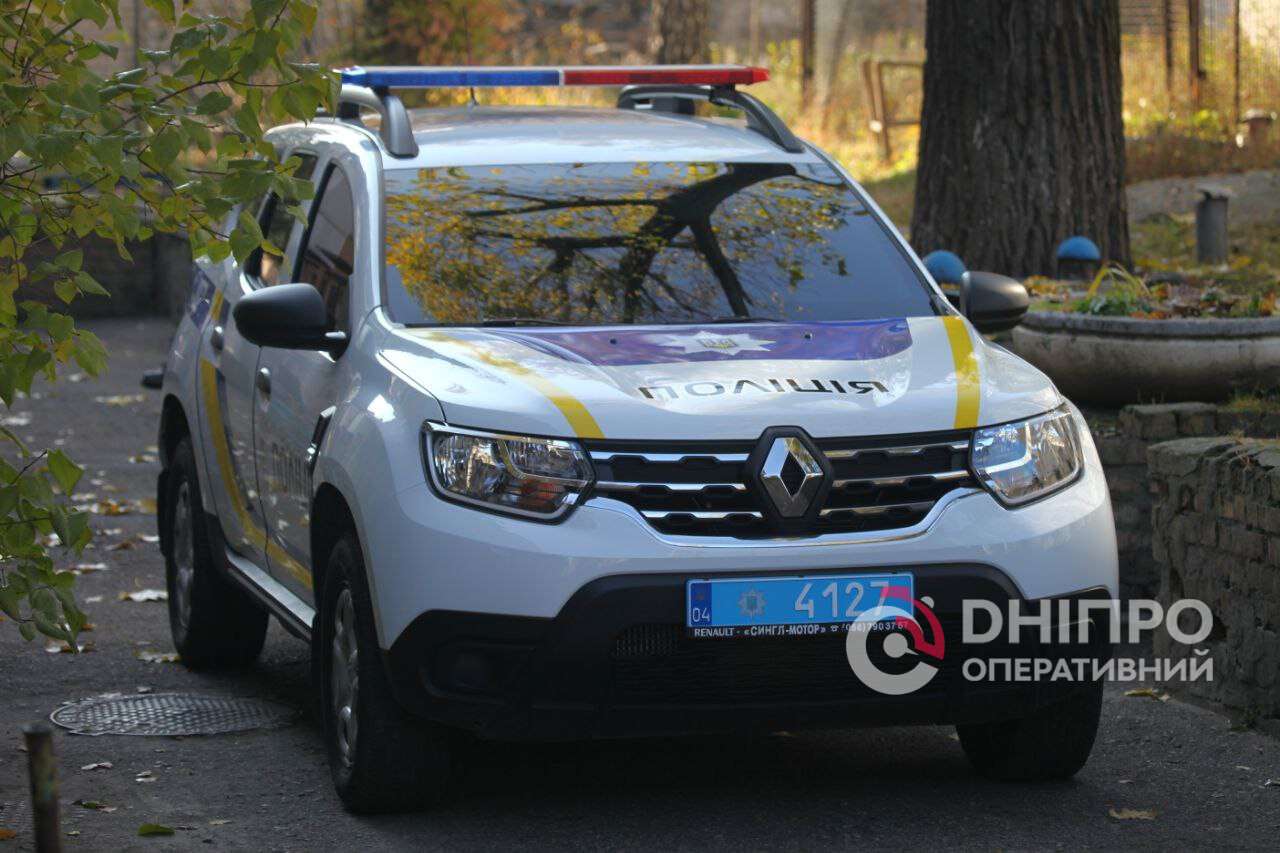 В Днепропетровской области двое мужчин катались на краденной машине с  трупом в багажнике. Читайте на UKR.NET