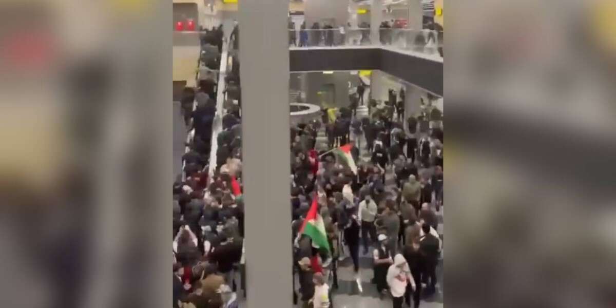 Дагестан натовп в аеропорту