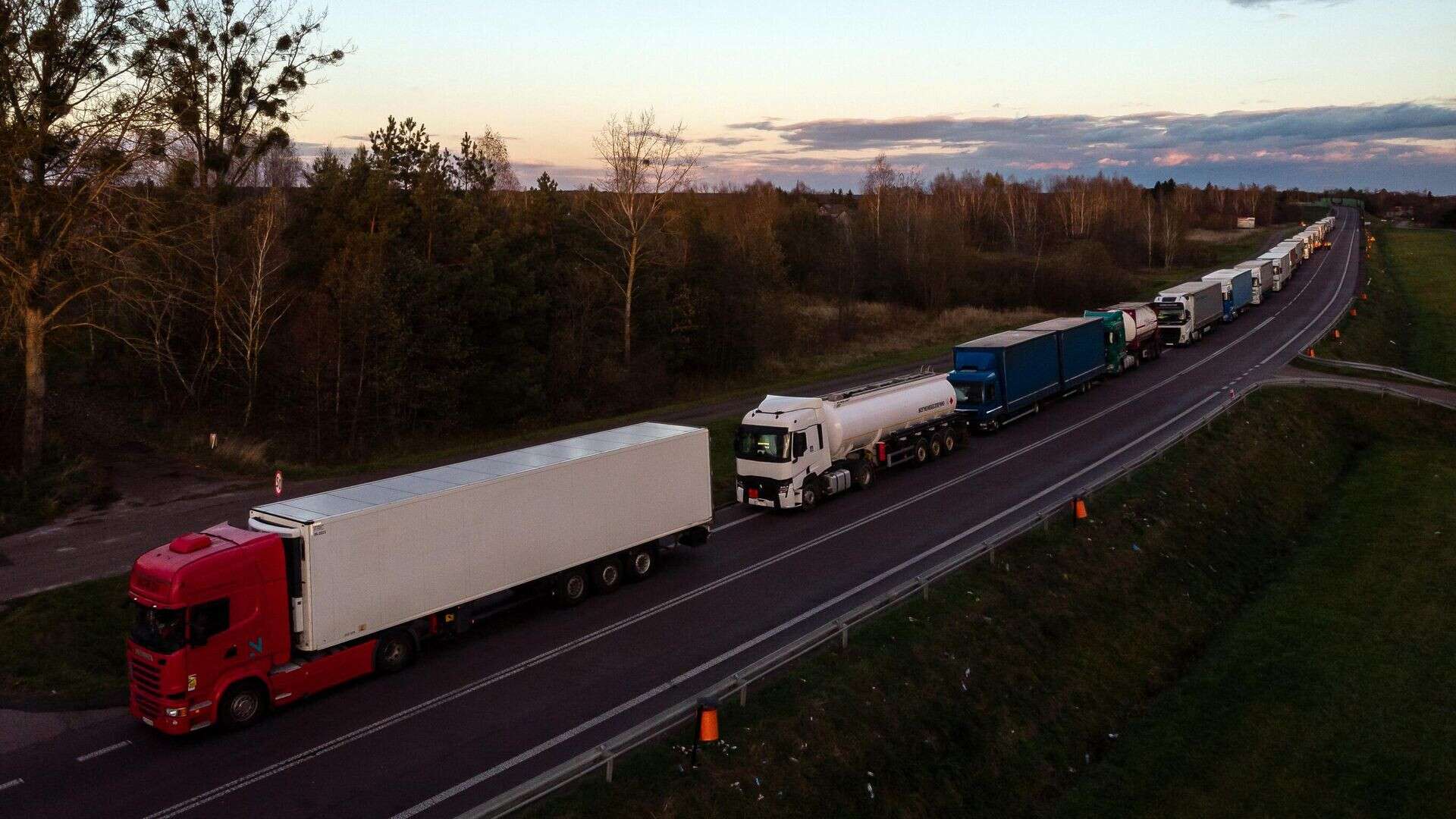 Забастовка на польской границе: украинских водителей могут эвакуировать |  Днепр Оперативный