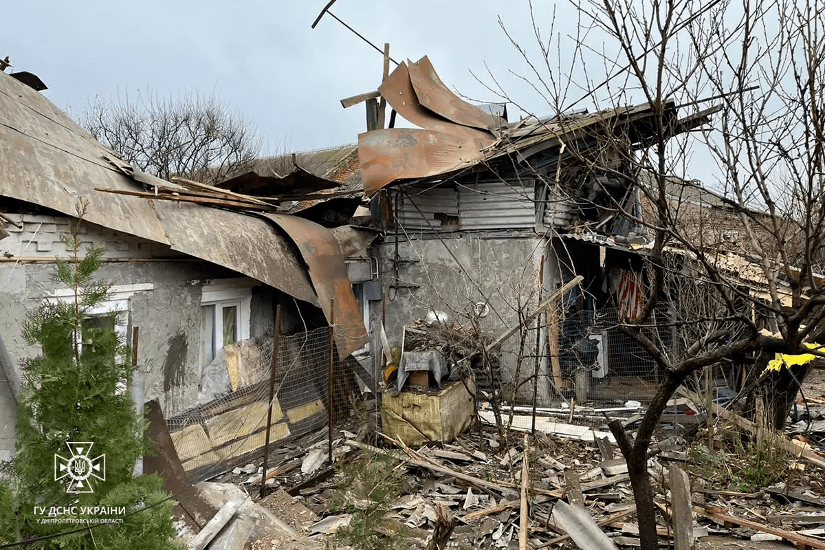 Пошкоджений будинок у Нікополі