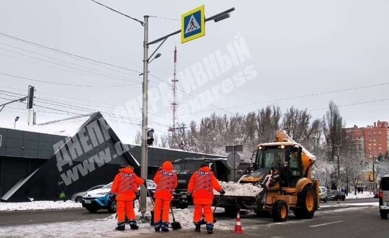 v-dnepre-kommunalnye-sluzhby-privodyat-v-poryadok-gorod-posle-silnogo-snegopada1