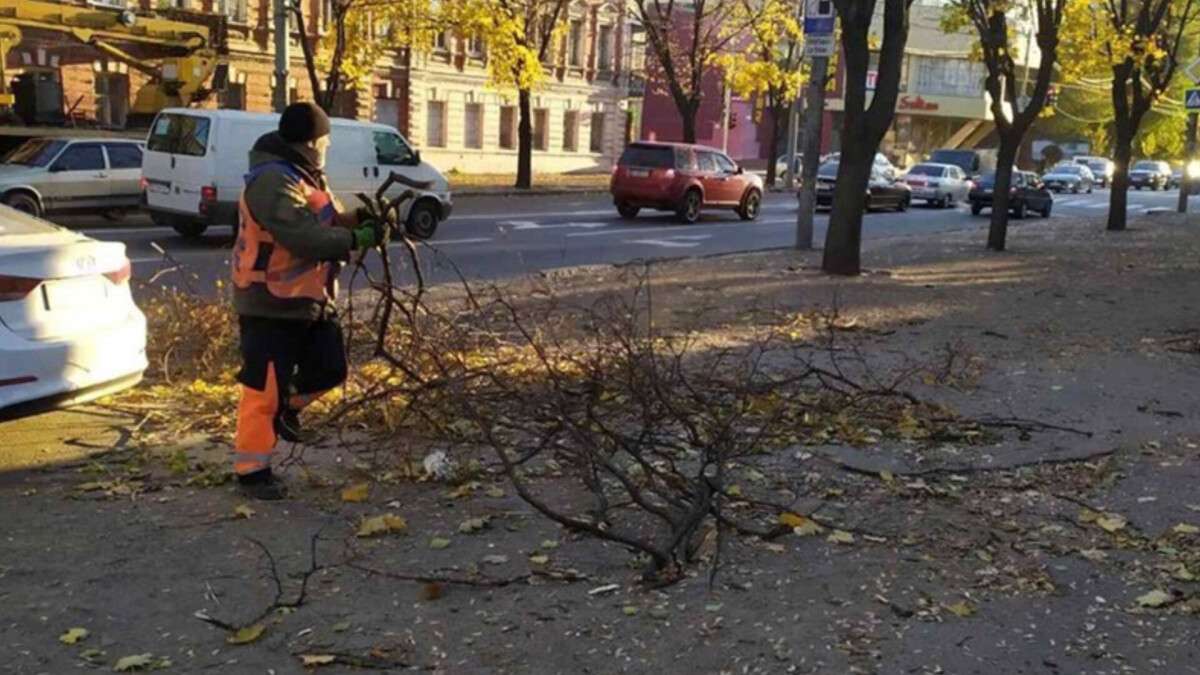 Ликвидация последствий непогоды в Днепре