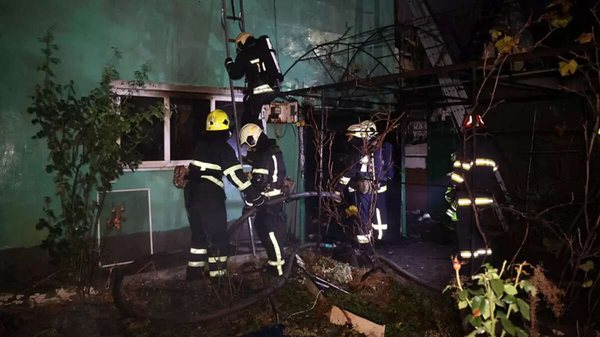 Загинув чоловік у масштабній пожежі у Дніпрі