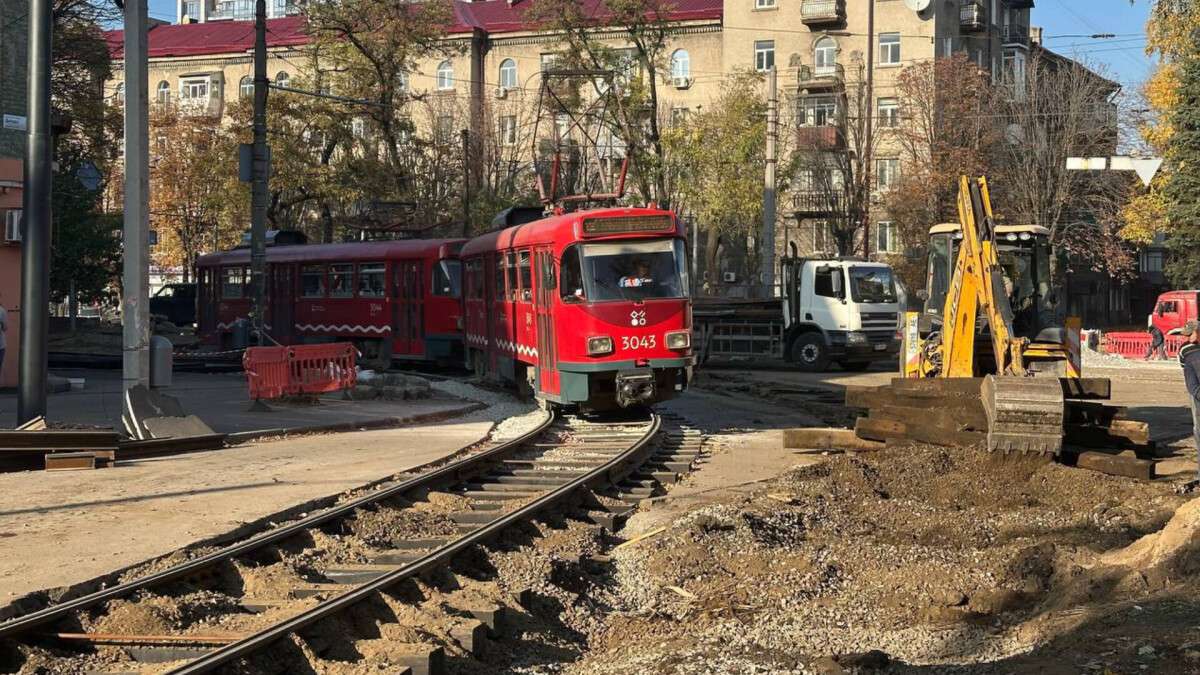 Ремонт трамвайного переїзду на перетині просп. Лесі Українки та бульв. Батальйону Дніпро