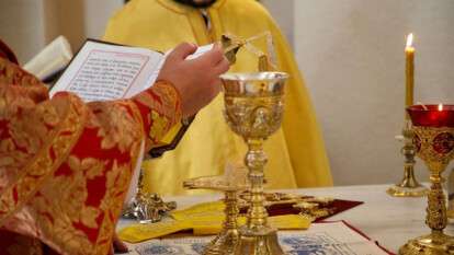 Бронювання священників