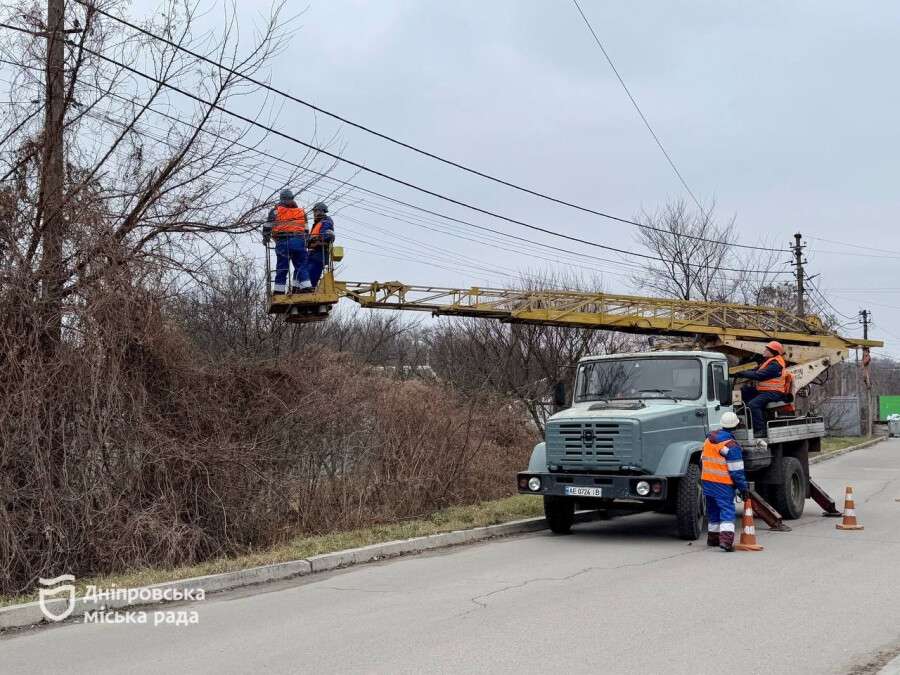 Замінюють освітлення