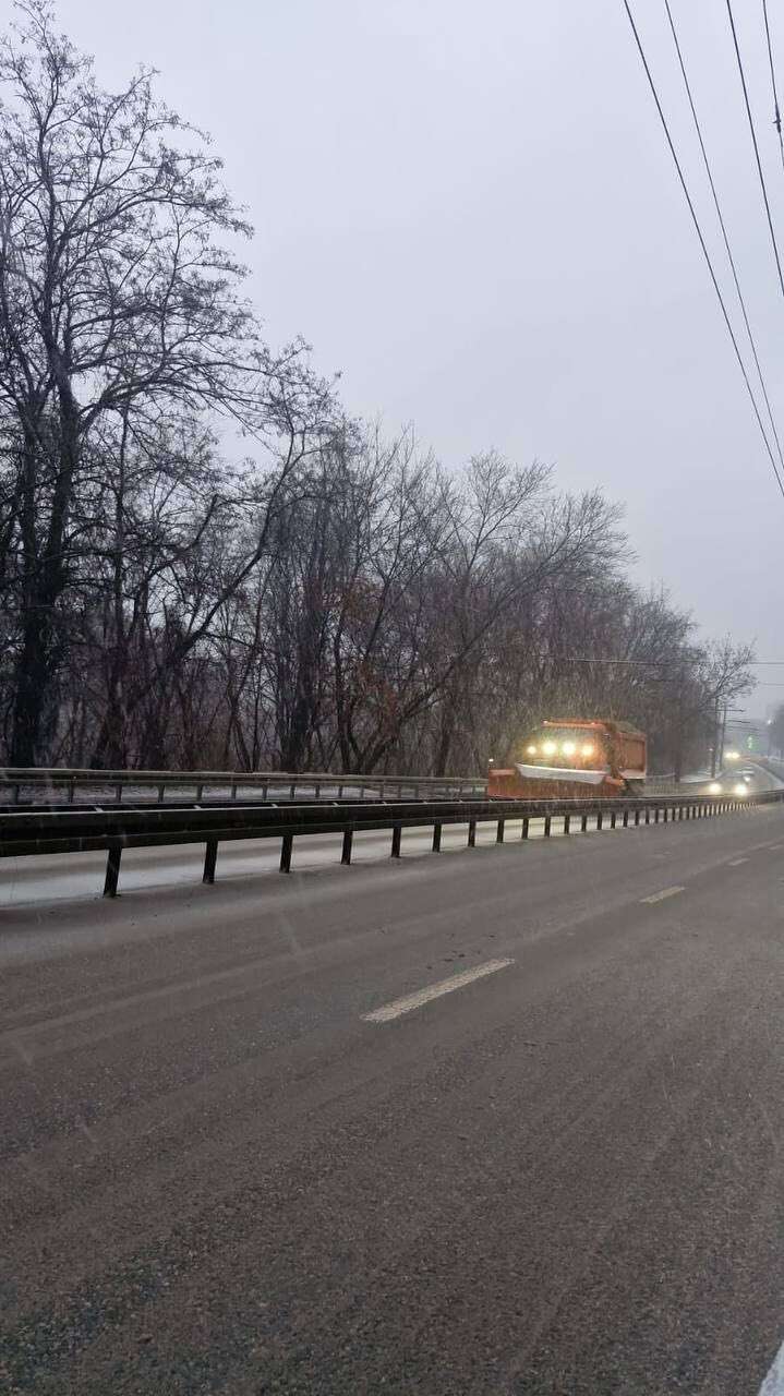 Комунальники працюють