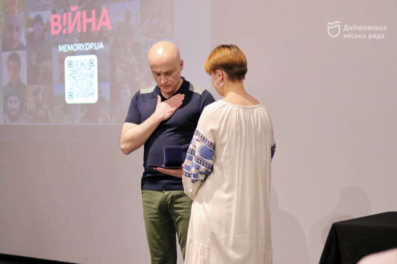 Посмертно наградили военных