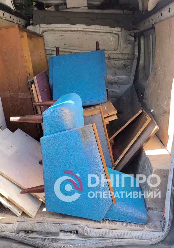 Выброс крупногабаритного мусора