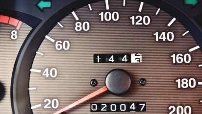 Одометр в автомобиле