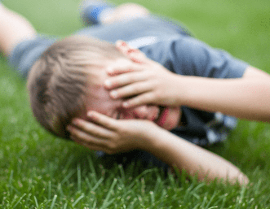 Подростки поиздевались над мальчиком