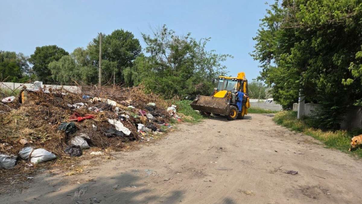 Стихийные свалки убирают в Днепре