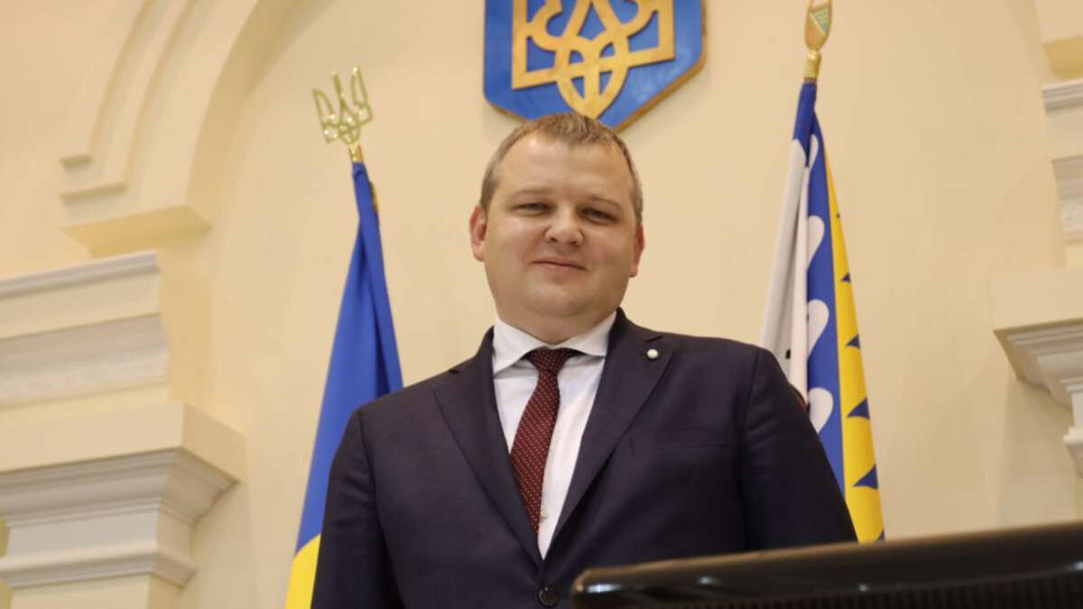 Лукашук різко розкритикував центральну владу за борги