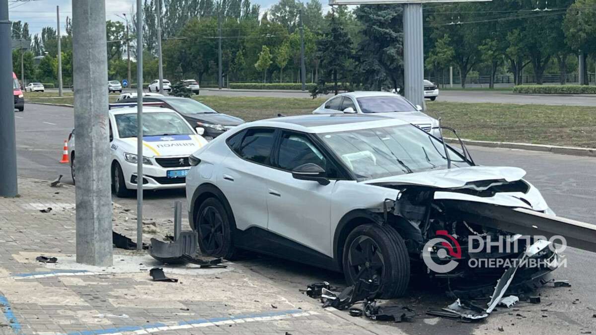 ДТП на ж/м Перемога у Дніпрі 16 червня