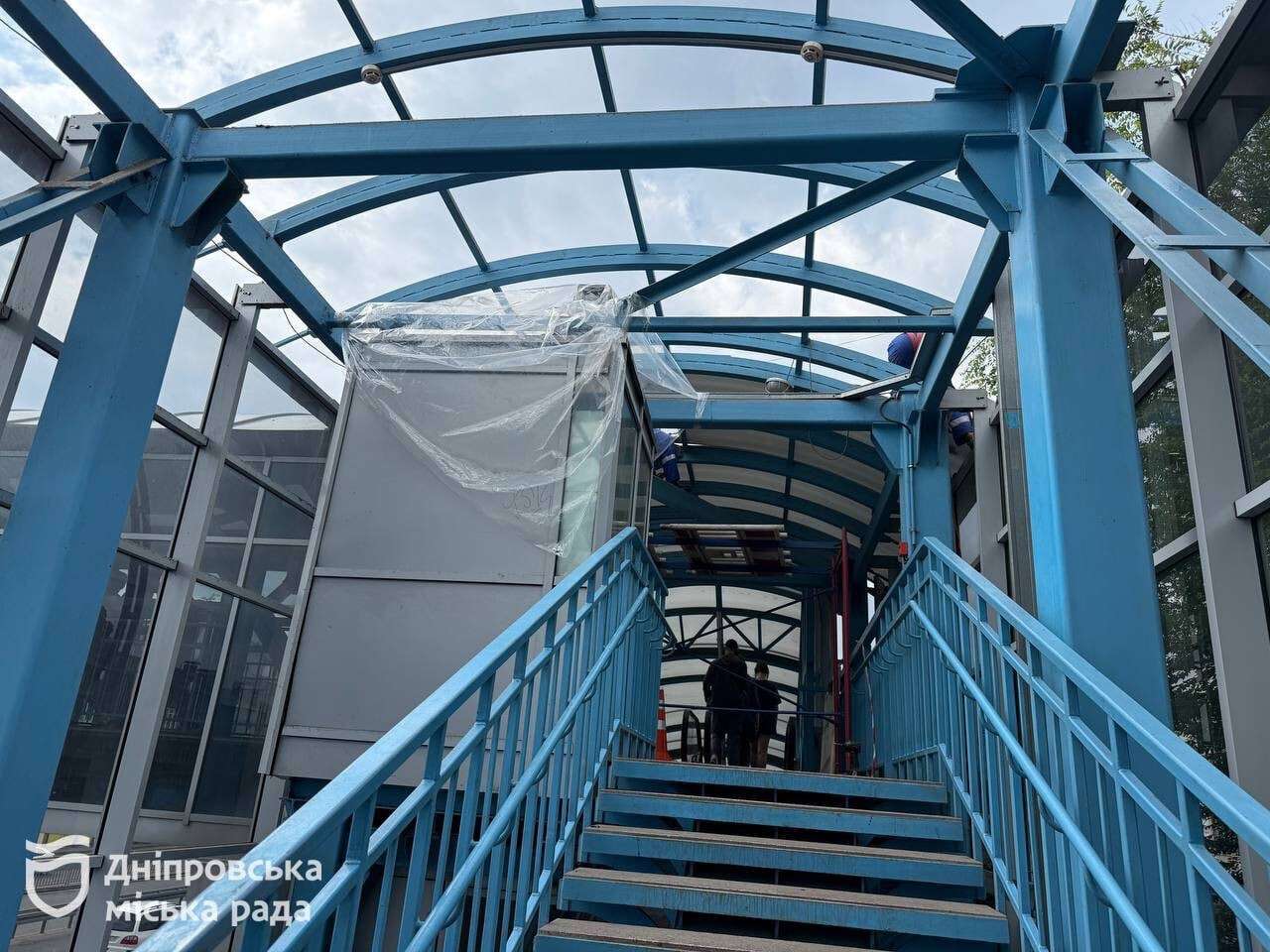 Ремонт надземного перехода на Слобожанском проспекте