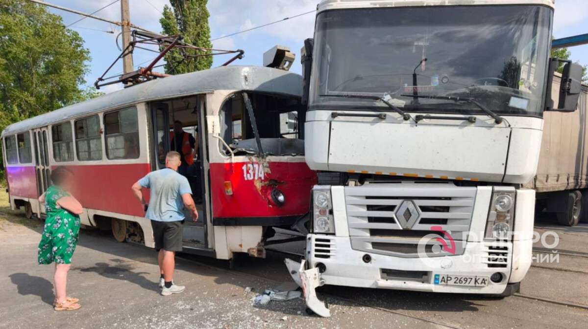 ДТП на Зимових Походів 17 червня