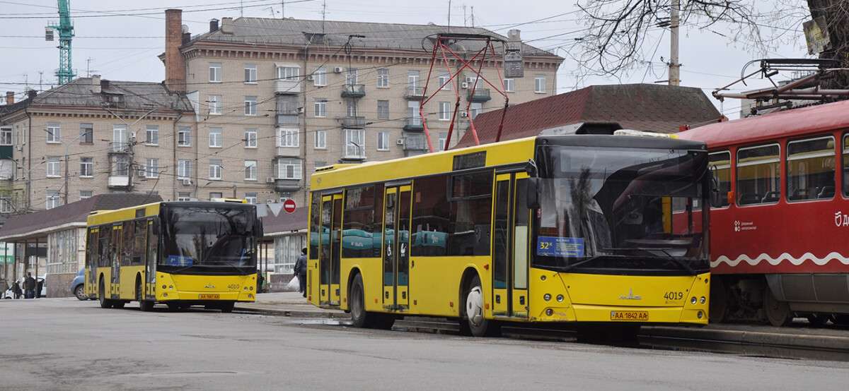 Трамваї та тролейбуси