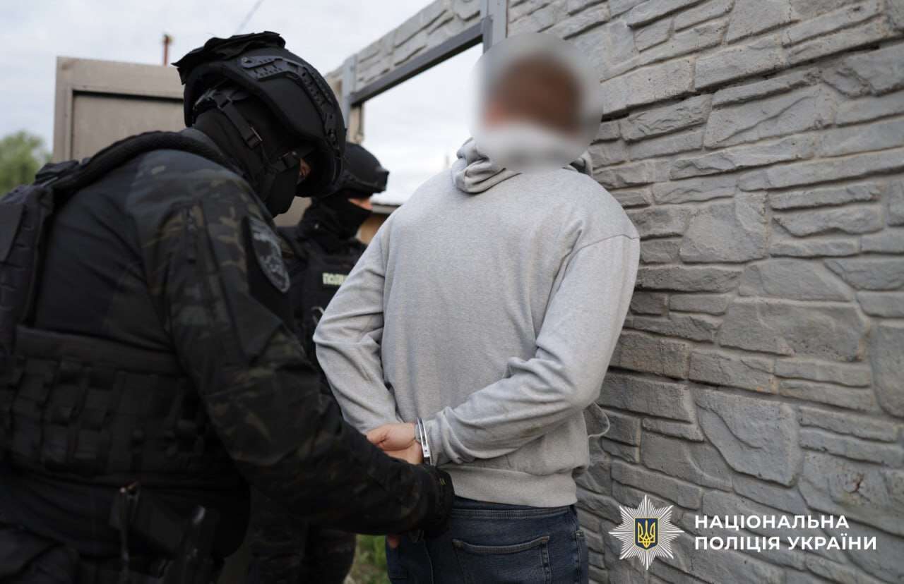 Підробляли документи та продавали по всій Україні - викрито масштабну схему