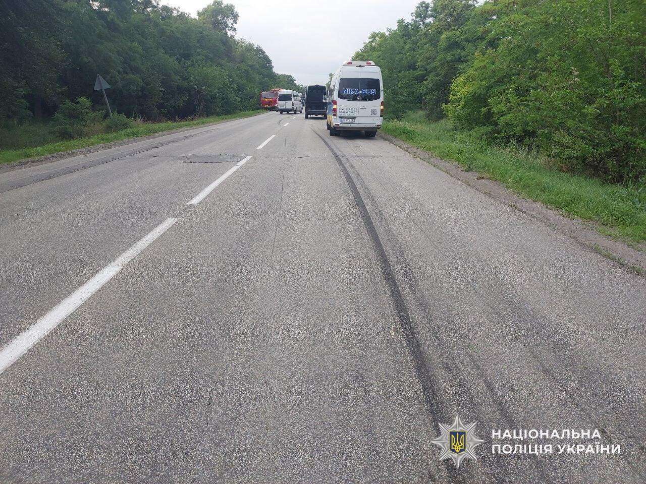 Смертельное ДТП под Днепром: перевернулся пассажирский автобус