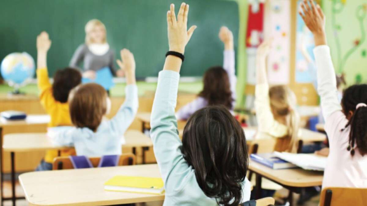 "Пакет школьника" - кто из днепрян сможет получить новую помощь