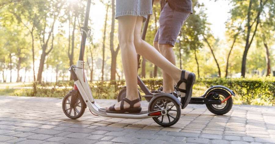 Несовершеннолетние на электросамокатах – что стоит знать?