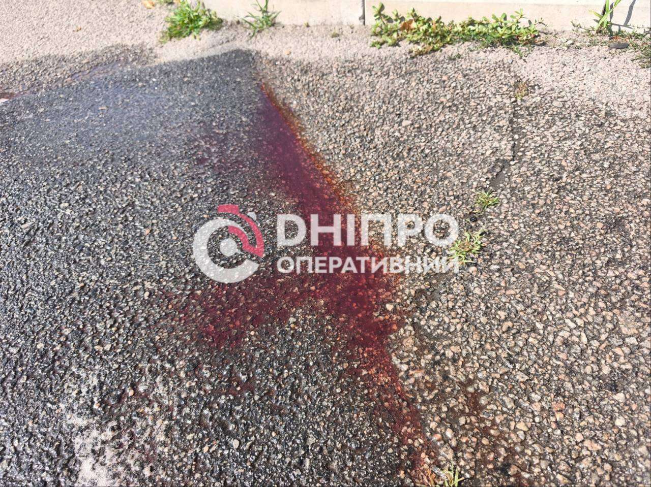 Закривавлене тіло виявили посеред вулиці у Дніпрі