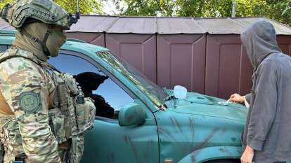 Підпалити авто ЗСУ намагався підліток у Дніпрі