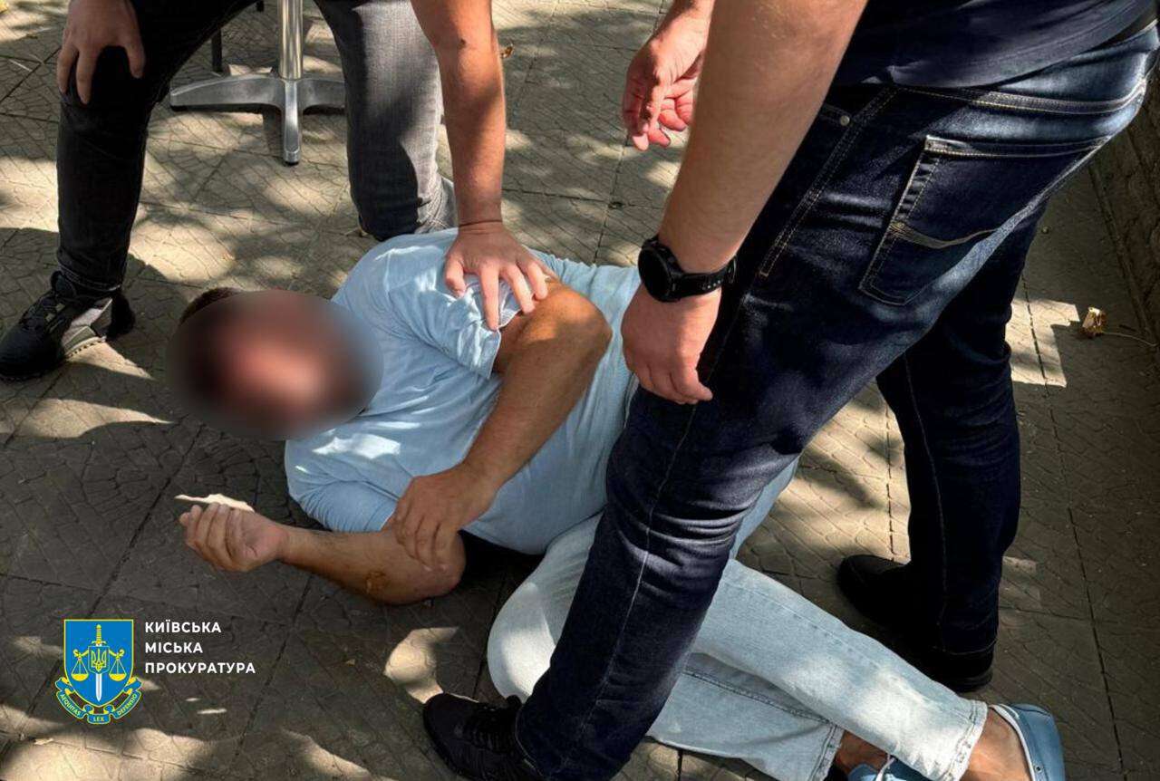 Трудоустройство в Офисе Генпрокурора за 25 тысяч евро