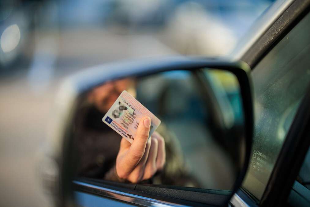 Шахрайство з правами