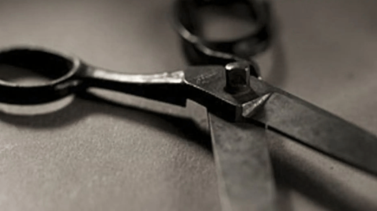 Убийство ножницами