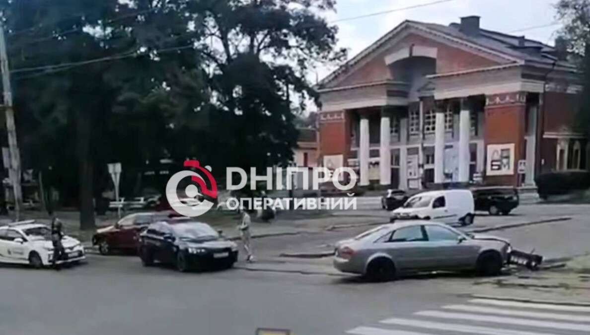 Тройное ДТП на проспекте Леси Украинки