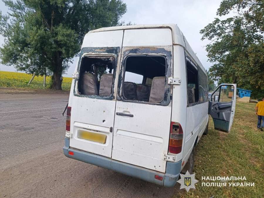Удар дроном по мікроавтобусу на Дніпропетровщині