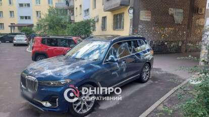 Вандалы обрисовали авто