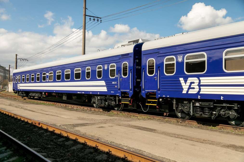 Пригородный поезд