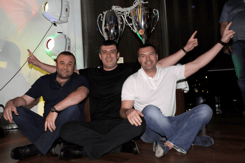 Уголовный авторитет из Днепра поздравил своего друга Сергея Рыженко с Днем рождения