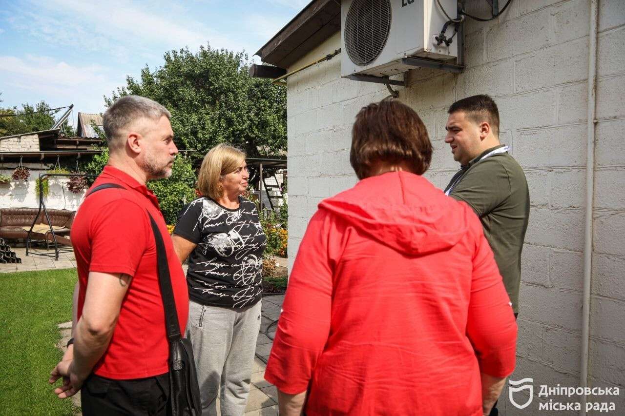 Восстановление после обстрелов: как горсовет с благотворителями помогают горожанам